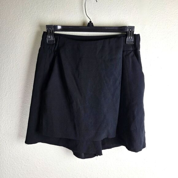 Women's Aritzia Babaton Kelly Mini Black Skort Size 04/Small - Picture 1 of 8
